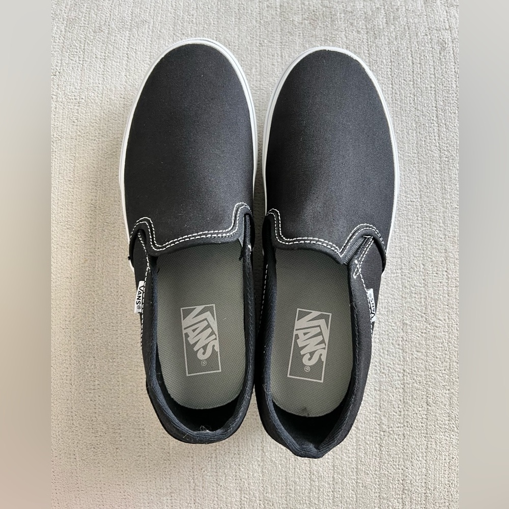 Vans Classic Slip- On Stackform Shoe, Classic Black/White, size 9 NWOB